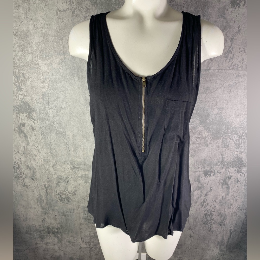 Black zip up tank